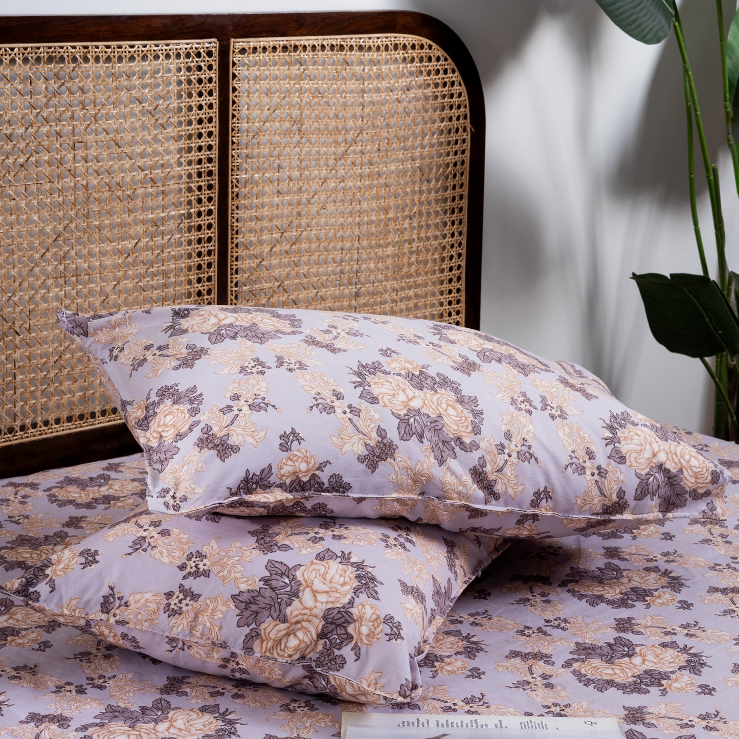 100% Cotton Bedsheet King Size , Fitted Bedsheet (1B + 2P)