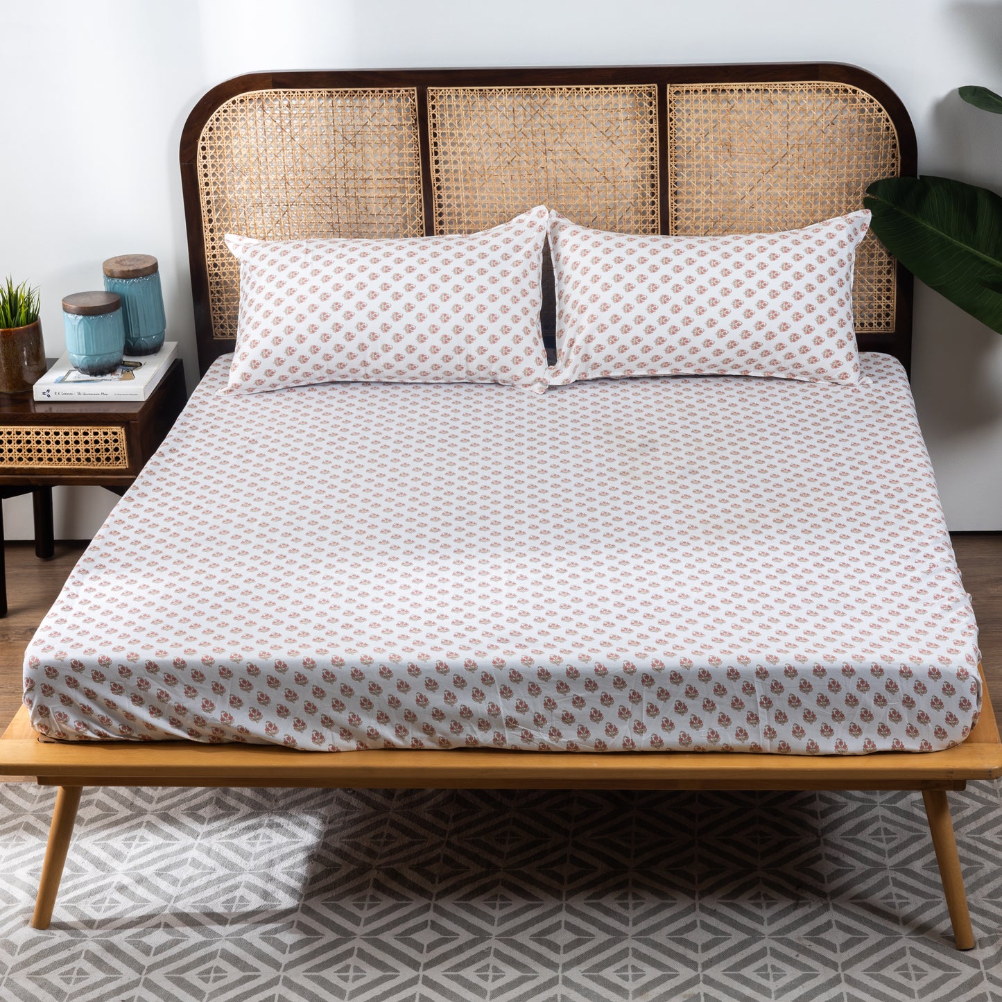 100% Cotton Bedsheet  King Size , Fitted Bedsheet (1B + 2P)