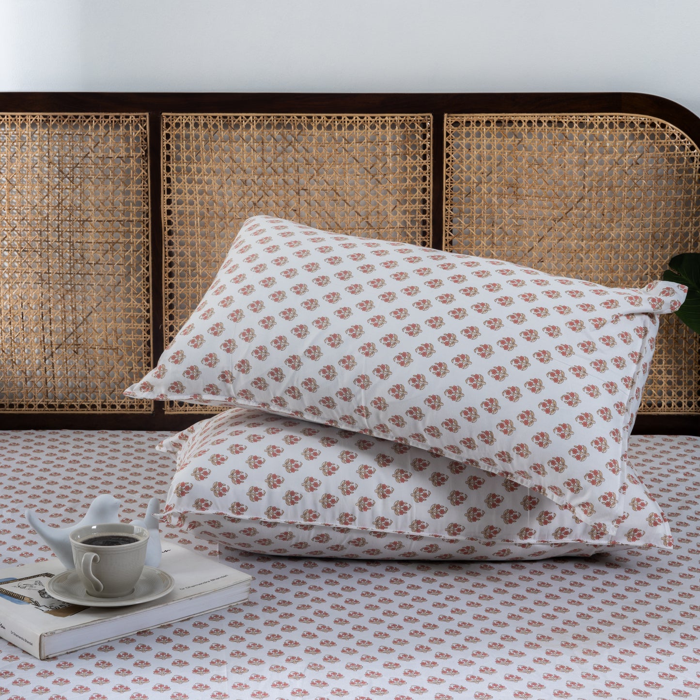 100% Cotton Bedsheet  King Size , Fitted Bedsheet (1B + 2P)