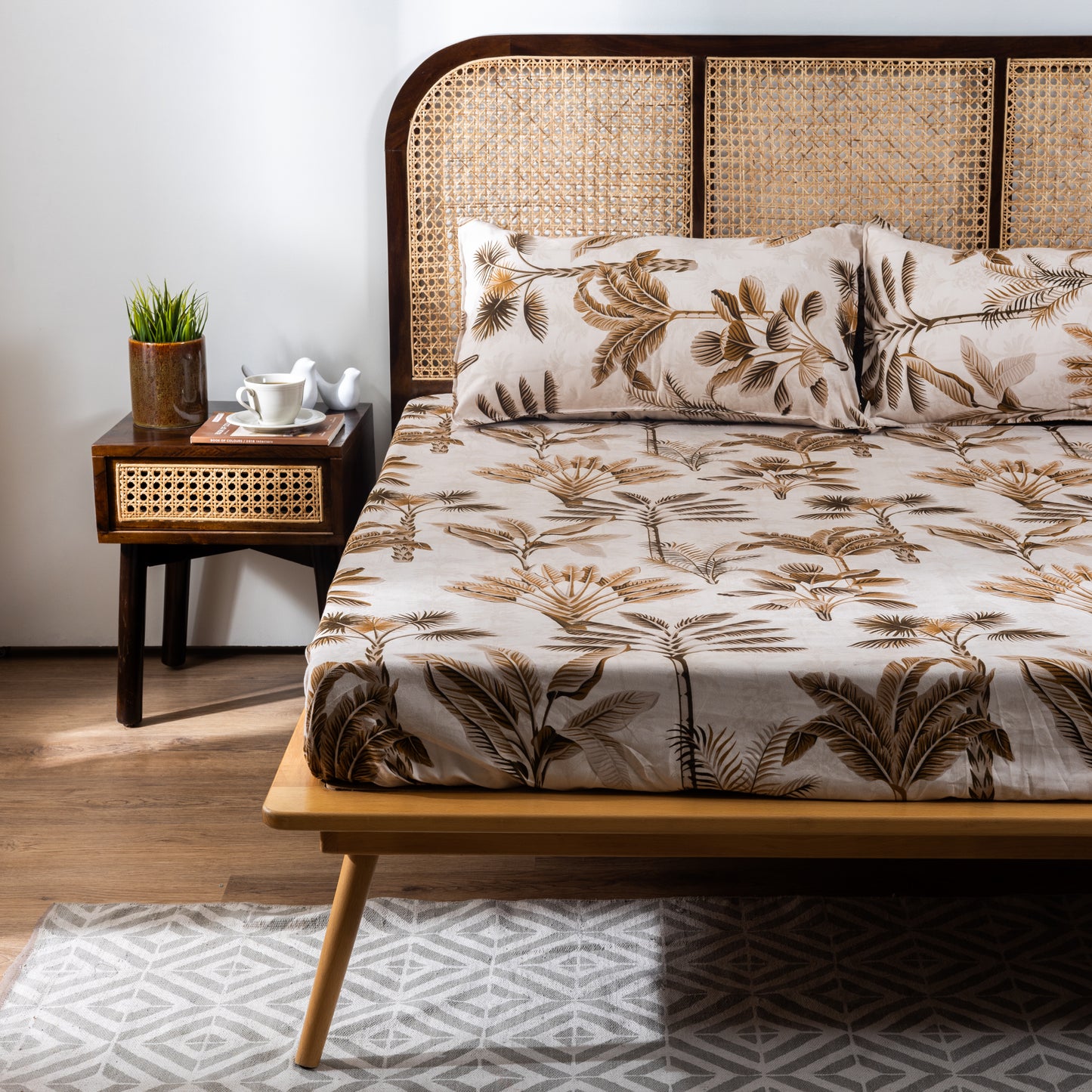 100% Cotton Bedsheet  King Size , Fitted Bedsheet (1B + 2P)