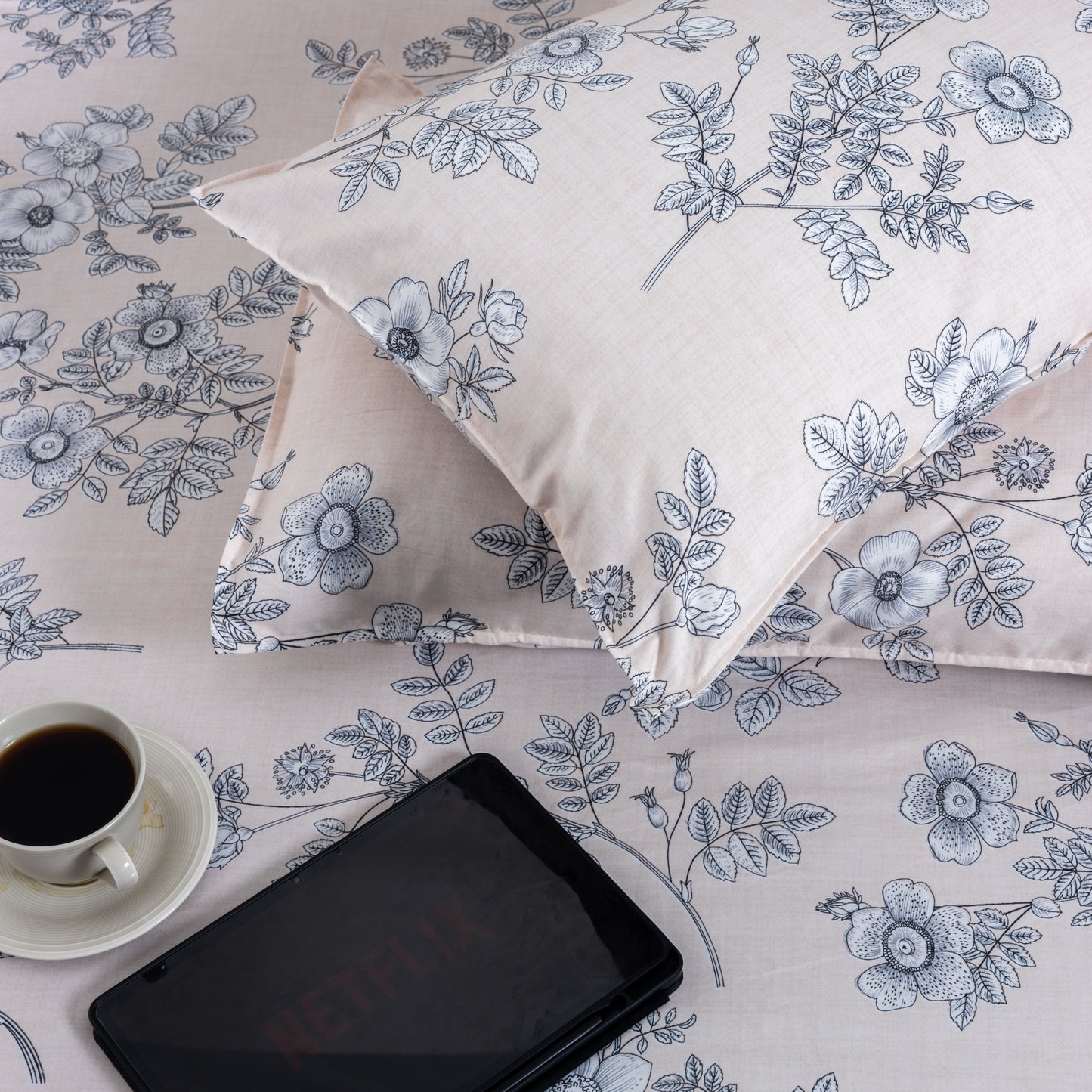 100% Cotton Bedsheet  King Size , Fitted Bedsheet (1B + 2P)