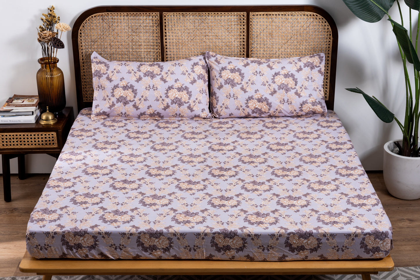 100% Cotton Bedsheet  King Size , Fitted Bedsheet (1B + 2P)