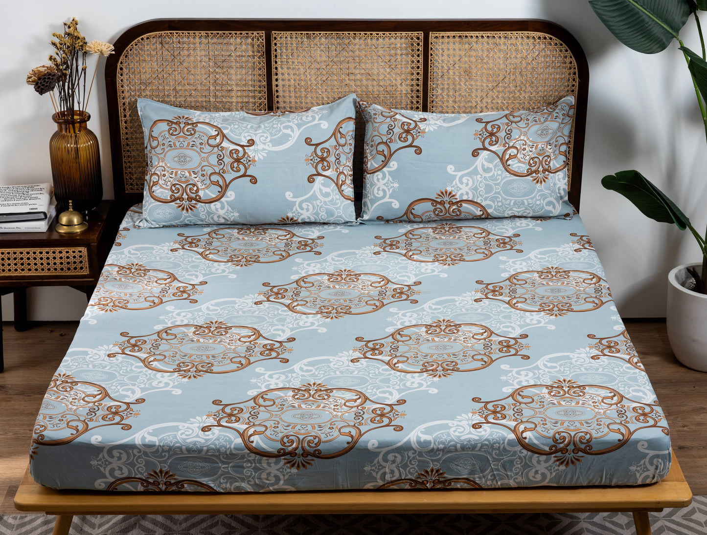 Bedsheet100% Cotton Bedsheet  King Size , Fitted Bedsheet (1B + 2P)