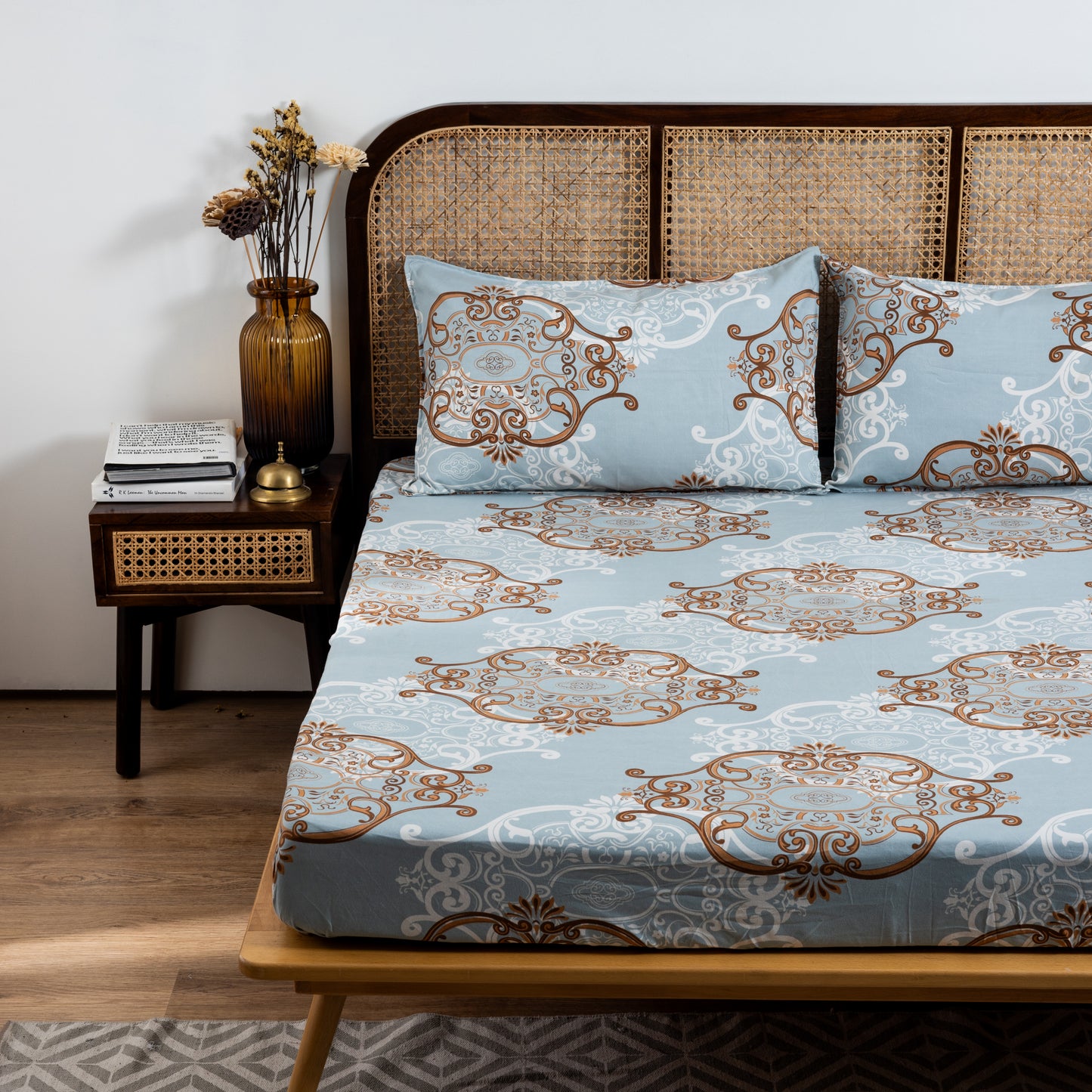 Bedsheet100% Cotton Bedsheet  King Size , Fitted Bedsheet (1B + 2P)