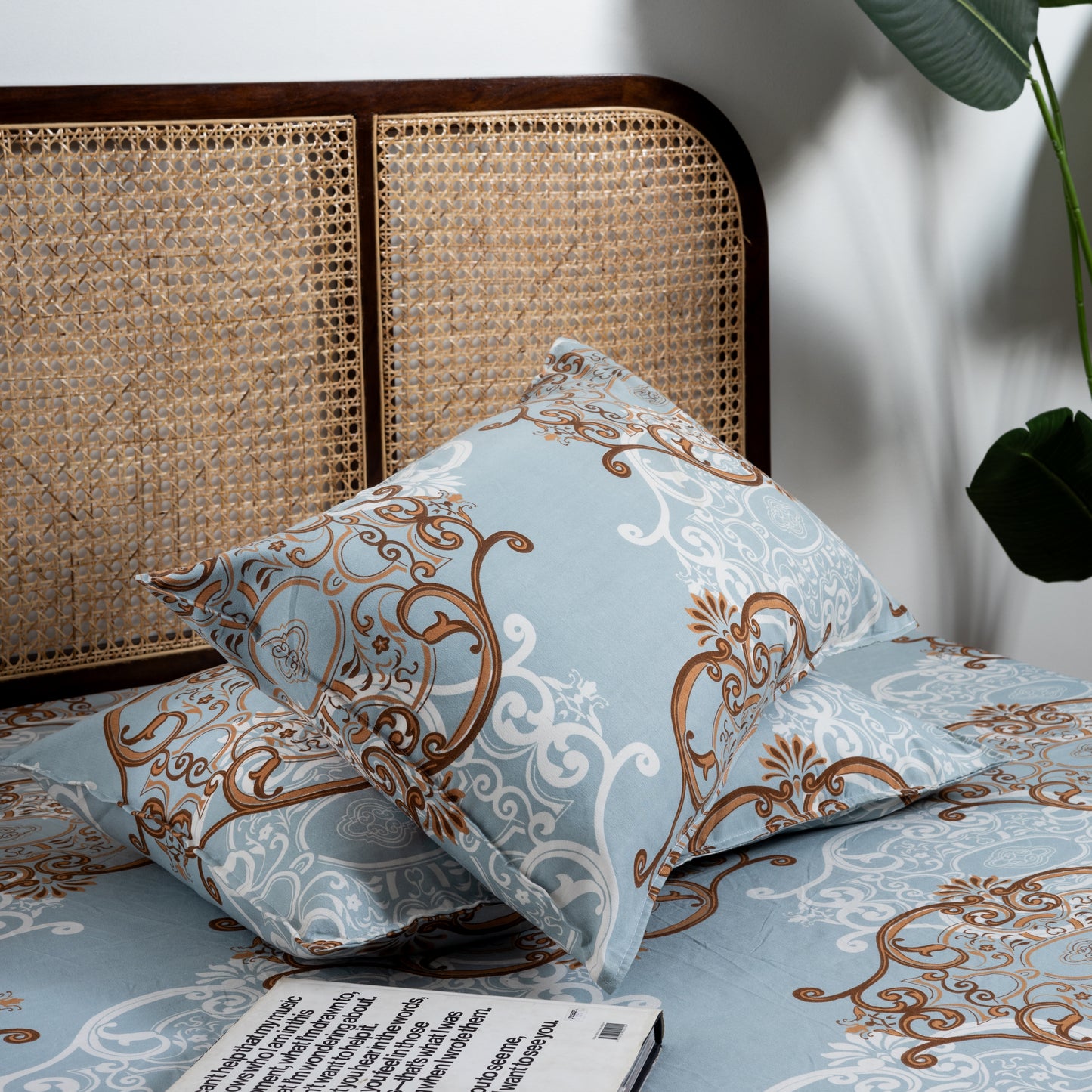 Bedsheet100% Cotton Bedsheet  King Size , Fitted Bedsheet (1B + 2P)