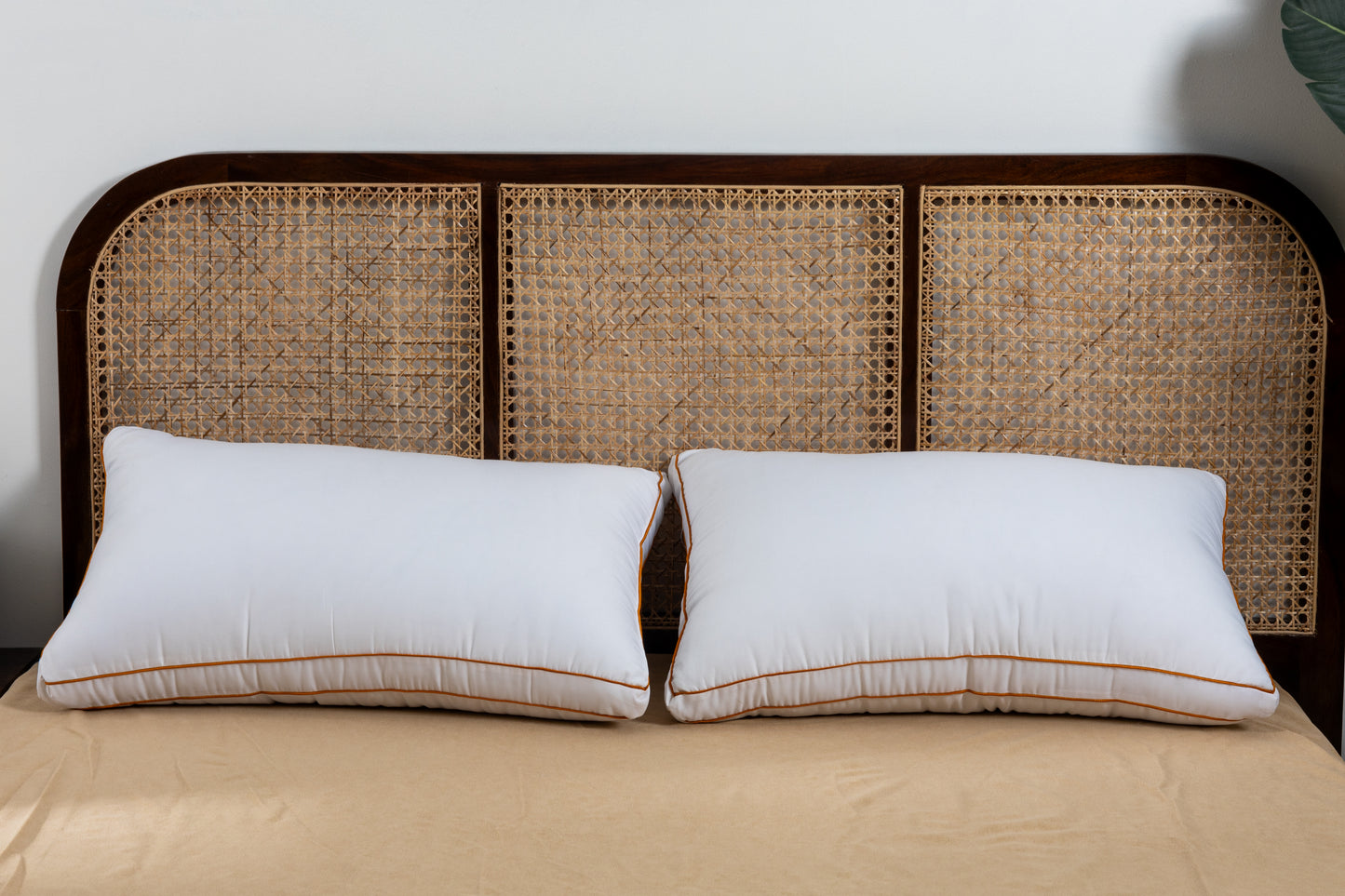 Double Piping Pillow