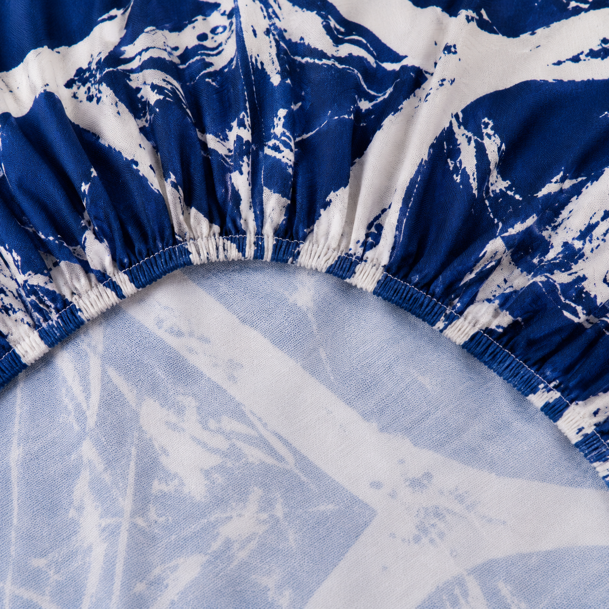 Indigo Waves Feels like Glace Cotton Bedsheet – King Size, Blue Geometric Print, Fitted Bedsheet (1B + 2P)